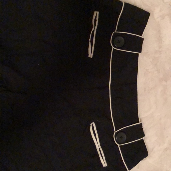 Black ladies capri pants, 25 inch length from waist down - Picture 4 of 4